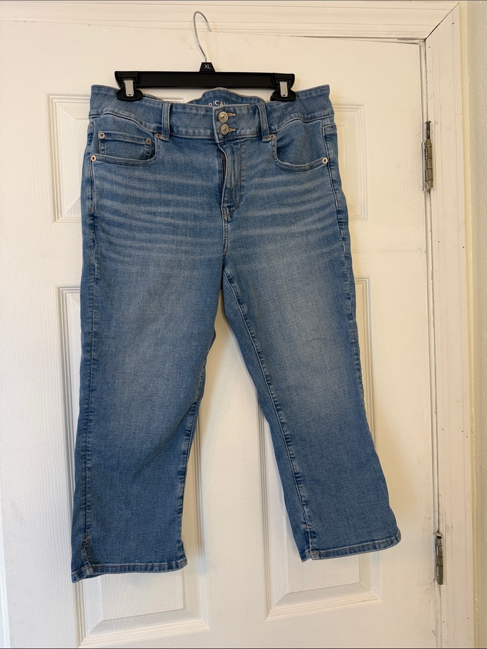 American Eagle Outfitters Light Blue Artist Cropped Jeans